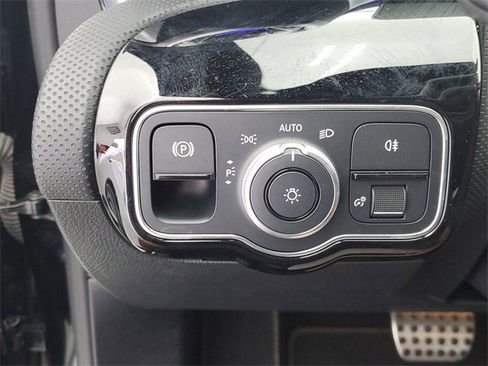 Used 2022 Mercedes-Benz A 220 image 31