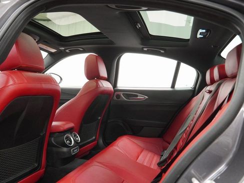 Used 2024 Alfa Romeo Giulia Veloce image 21