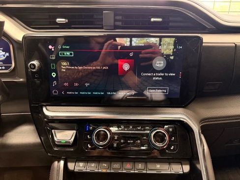 Used 2025 GMC Sierra 3500 Denali w/ Denali Reserve Package AWD/4WD image 39