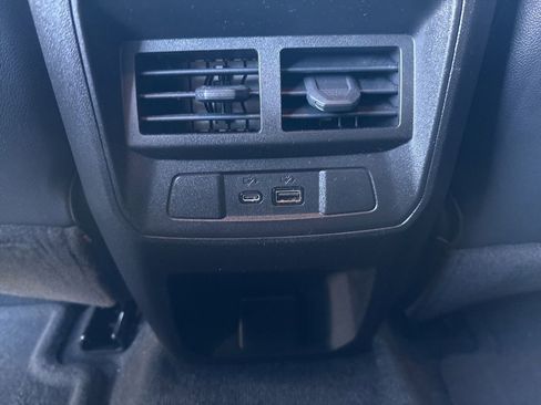 Used 2024 Chevrolet Colorado Z71 w/ Z71 Convenience Package 2 AWD/4WD image 9