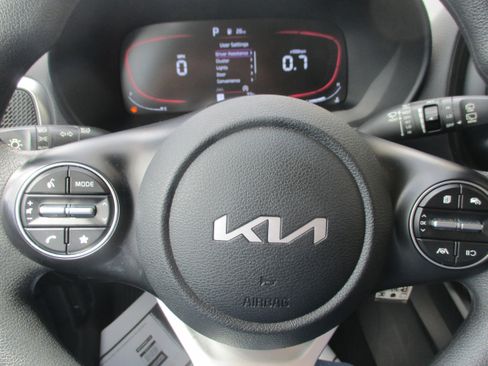 Used 2023 Kia Soul LX FWD image 18