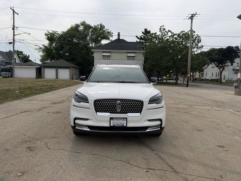 Used 2020 Lincoln Aviator Reserve w/ Equipment Group 201A AWD/4WD image 2