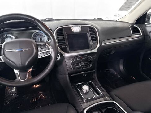 Used 2019 Chrysler 300 Touring w/ Sport Appearance Package RWD image 31