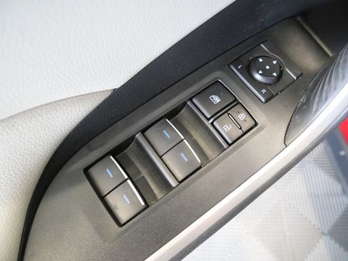 Used 2022 Toyota RAV4 XLE Premium AWD/4WD image 16