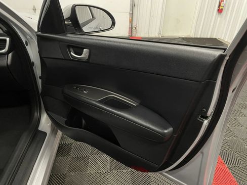 Used 2019 Kia Optima LX image 41