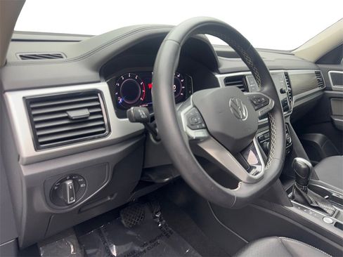 Used 2023 Volkswagen Atlas SE w/ Panoramic Sunroof Package image 49