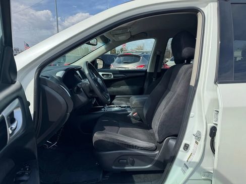 Used 2015 Nissan Pathfinder SV image 11