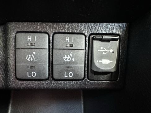 Used 2015 Toyota Corolla S Premium FWD image 22
