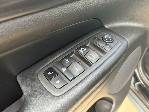 Used 2022 Jeep Grand Cherokee Laredo X image 11