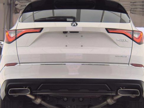 Used 2023 Acura MDX SH-AWD image 9