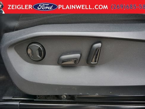 Used 2023 Volkswagen Tiguan SE R-Line AWD/4WD image 18