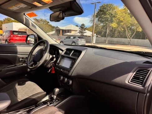 Used 2021 Mitsubishi Outlander Sport ES FWD image 15