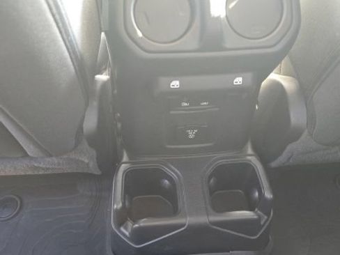 Used 2023 Jeep Wrangler Unlimited Sahara w/ Cold Weather Group AWD/4WD image 24