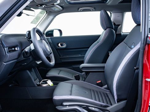 Certified 2025 MINI Cooper S image 19