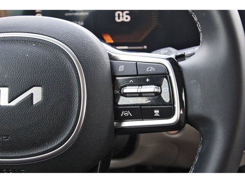 Used 2025 Kia Sorento S w/ Panoramic Sunroof Package FWD image 19