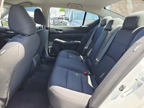 Used 2022 Nissan Altima 2.5 S FWD image 12