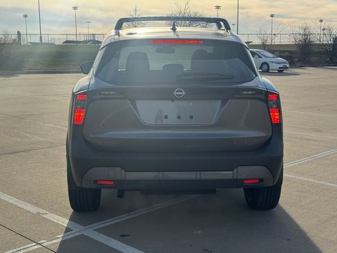 New 2026 Nissan Kicks SR w/ Cold Weather Package image 7