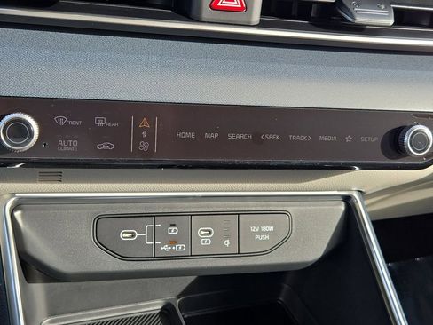 New 2026 Kia Carnival EX image 24