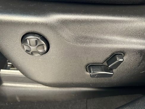 Used 2019 Jeep Grand Cherokee Limited image 26