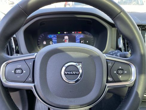 Used 2023 Volvo XC60 B5 Core AWD/4WD image 14