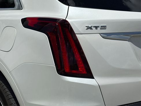 Used 2023 Cadillac XT5 Premium Luxury FWD image 17
