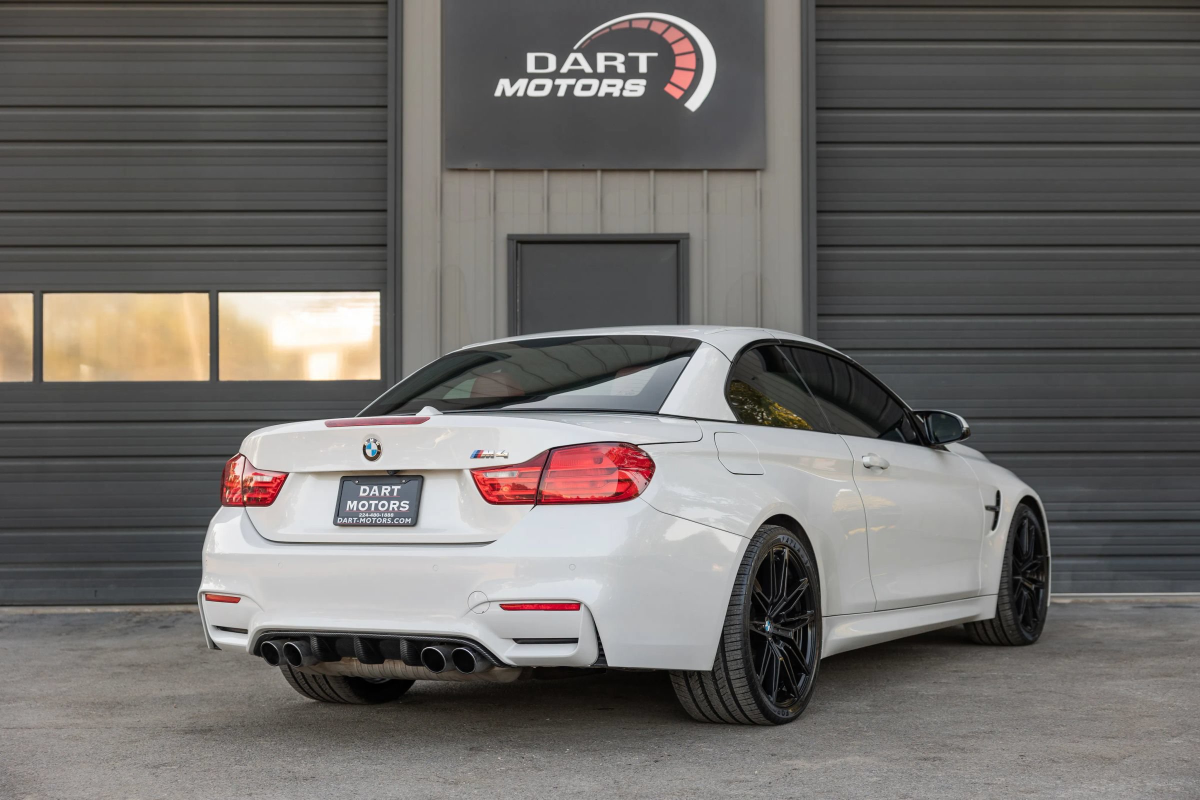 Used 2015 BMW M4 Convertible w/ Executive Package RWD image 5
