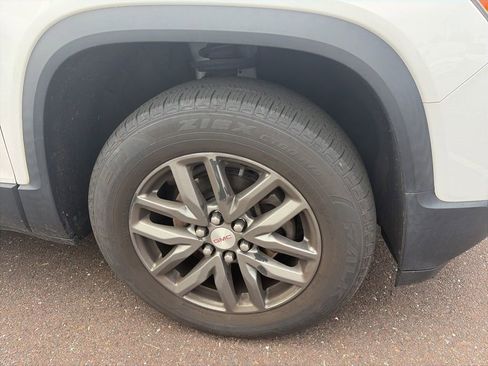 Used 2019 GMC Acadia SLT w/ LPO, Floor Liner Package FWD image 4