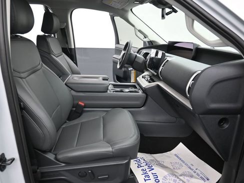 New 2026 Ford Expedition Active RWD image 14