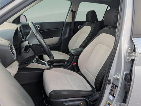 Used 2022 Hyundai Venue SEL FWD image 21