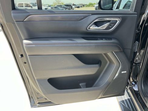 Used 2022 Chevrolet Suburban RST w/ Luxury Package image 18