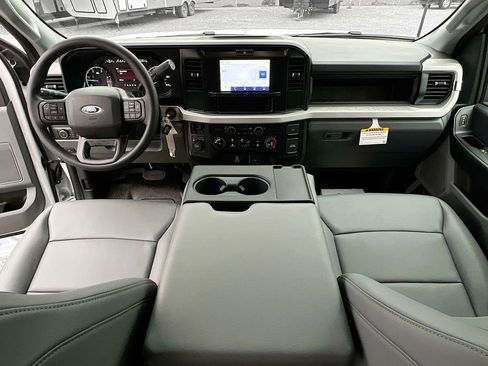 New 2026 Ford F550 4x4 Crew Cab image 7
