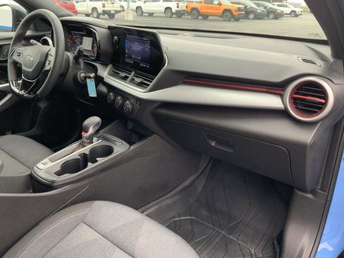 Used 2024 Chevrolet Trax RS image 53