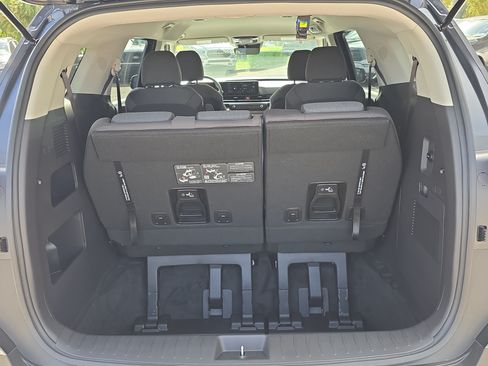 Certified 2026 Kia Carnival LX FWD image 9