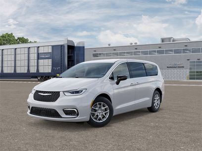 New 2026 Chrysler Pacifica Select