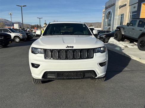 Used 2019 Jeep Grand Cherokee Altitude image 5