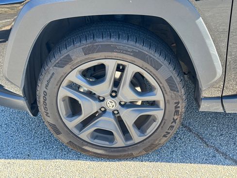 Used 2024 Toyota RAV4 Adventure image 11