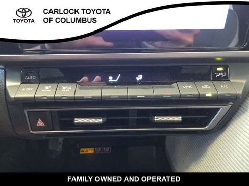 Used 2025 Toyota Camry SE FWD image 26