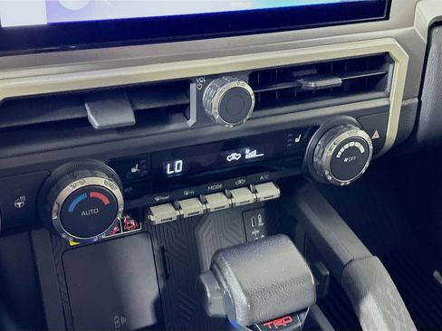 Used 2024 Toyota Tacoma TRD Sport w/ TRD Sport Upgrade Package AWD/4WD image 23