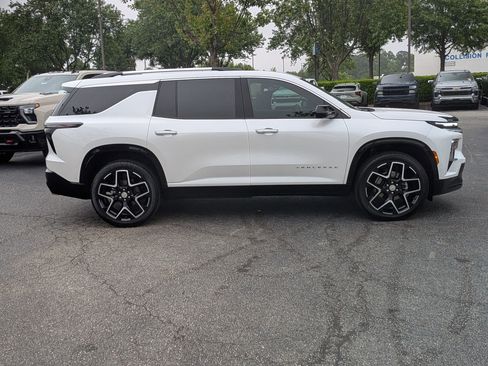 Certified 2025 Chevrolet Traverse High Country w/ LPO, Floor Liner Package FWD image 10