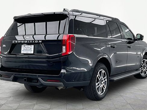 Used 2025 Ford Expedition Max Active AWD/4WD image 2
