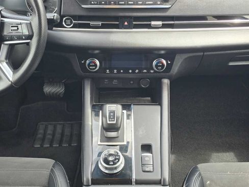 Used 2024 Mitsubishi Outlander SE AWD/4WD image 13