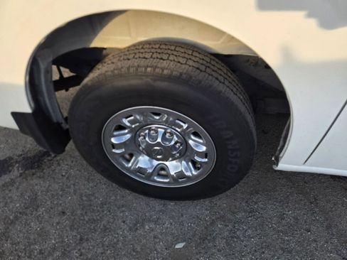Used 2017 Nissan NV 3500 SV w/ SV Technology Package image 28