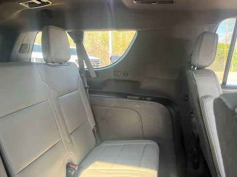 Used 2021 GMC Yukon XL SLT w/ Rear Media and Nav Package AWD/4WD image 36