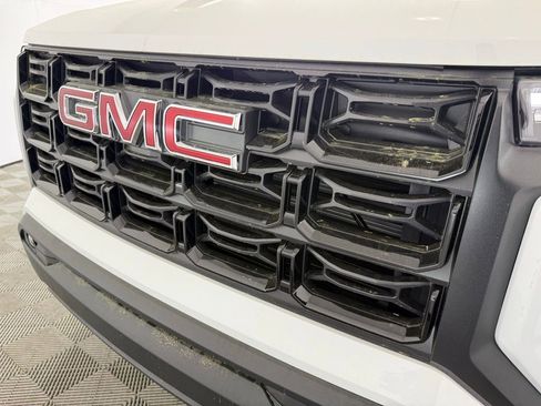 New 2025 GMC Canyon Elevation w/ Convenience Package image 38