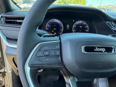 New 2026 Jeep Grand Cherokee L 4WD image 18