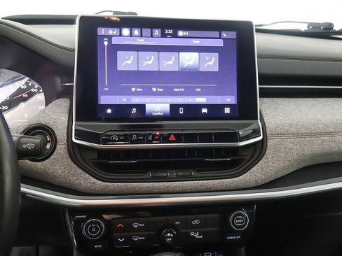 Used 2022 Jeep Compass Latitude image 43