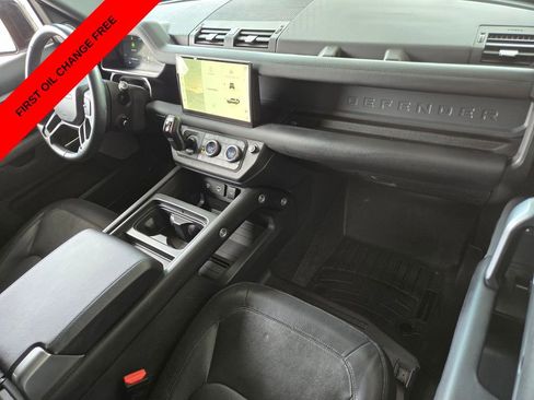 Used 2024 Land Rover Defender 130 X-Dynamic SE image 18