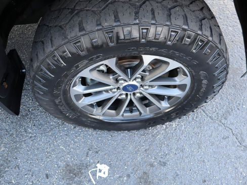 Used 2018 Ford F150 XLT w/ Equipment Group 302A Luxury AWD/4WD image 43