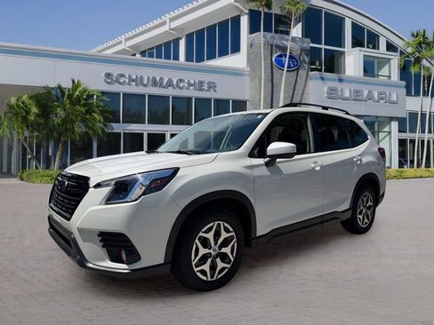 Used 2023 Subaru Forester Premium AWD/4WD image 3