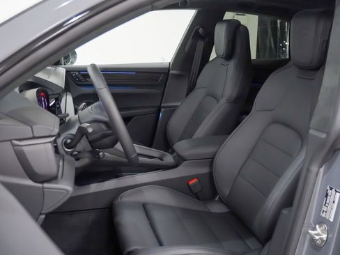 New 2025 Porsche Macan Turbo Electric image 5